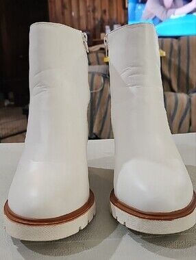 Pierre Dumas White Mid-Calf Zipper Heeled Boots